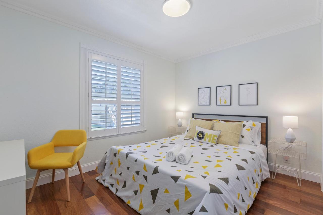 @ Marbella Lane - Buckingham Place Laundry + P Pacifica Exterior photo